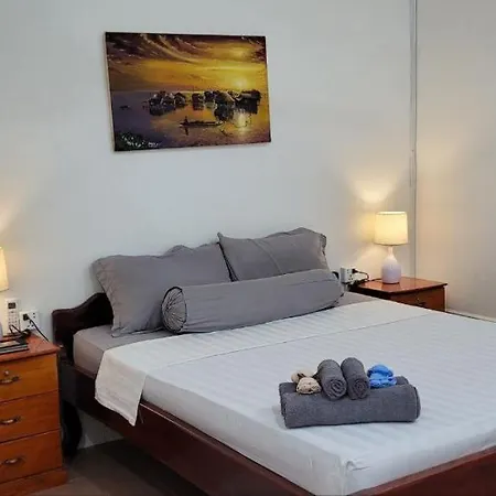 The Purple House Apartment